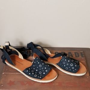 Lucky Brand | Black Daytah 2 Sandal size 7m